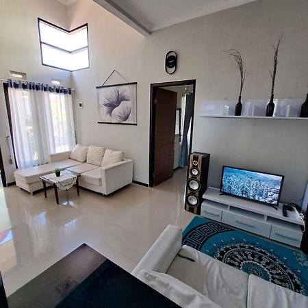 Villa Petit Tour Batu  Eksteriør billede